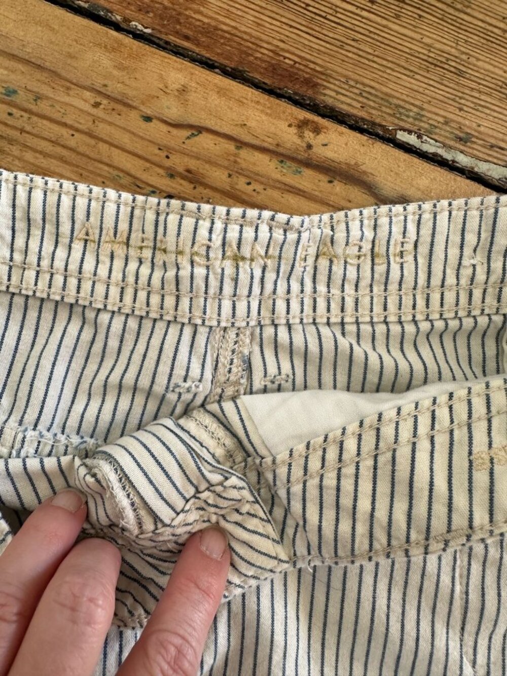 American Eagle Womens Striped Cotton Shorts10 Blue Cream Casual Summer Cotton - Picture 4 of 7